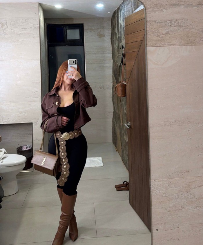 FRANCES EXQUISITO COLOMBIANA DE CURVAS PERFECTAS