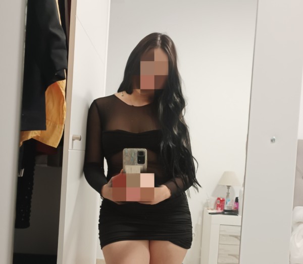 Daniela exótica y fiestera trato de novios
