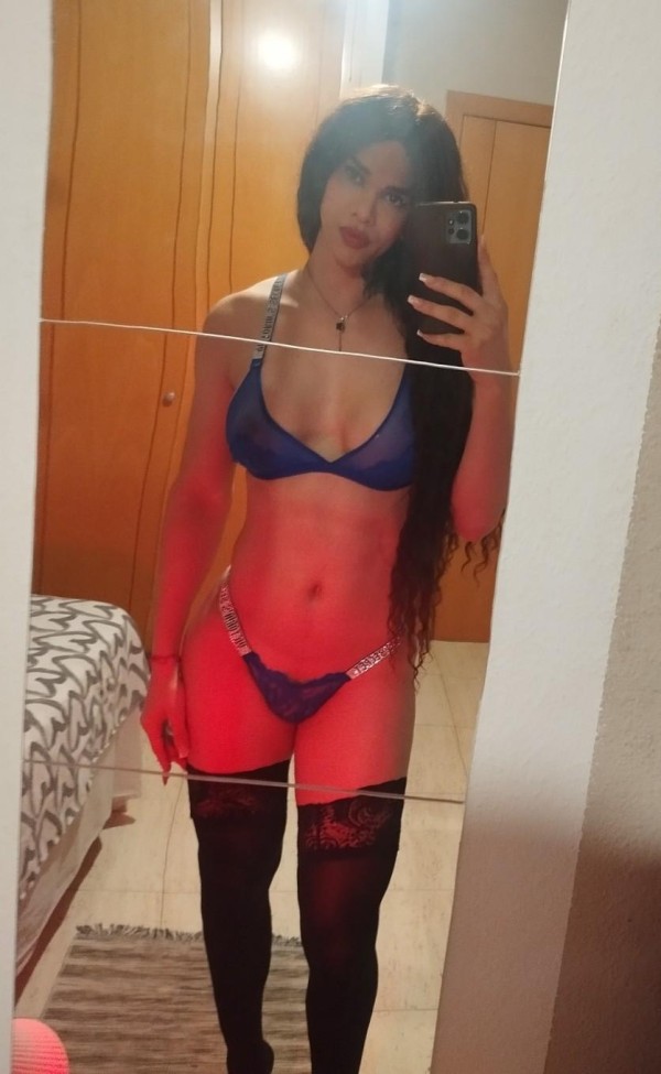 EXCLUSIVA COLOMBIANA TRANS  TODA UNA DIOSA LA ACOMPAÑANTE PERFECTA