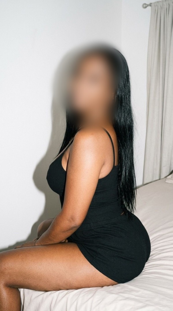 SEXY PERVERSA LATINA DE CURVAS UNICAS ARDIENTES EN LA CUESTA NOVEDAD VIP