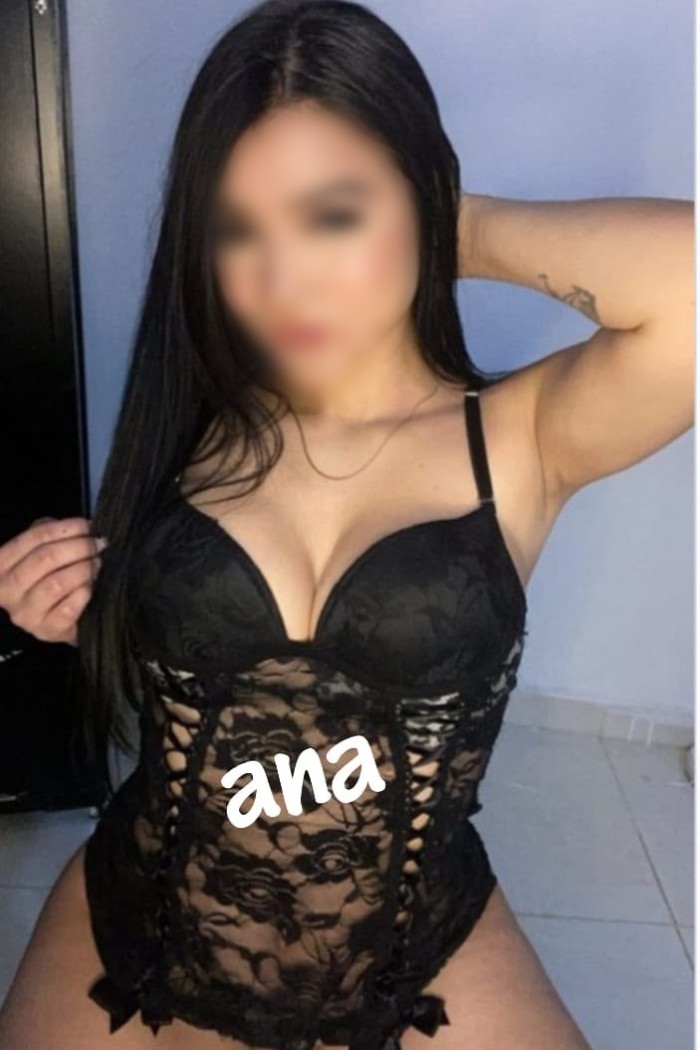 EN PLAYA DEL INGLES  MOJADITA ESPERANDOTE CACHONDA MULTIORGASMICA