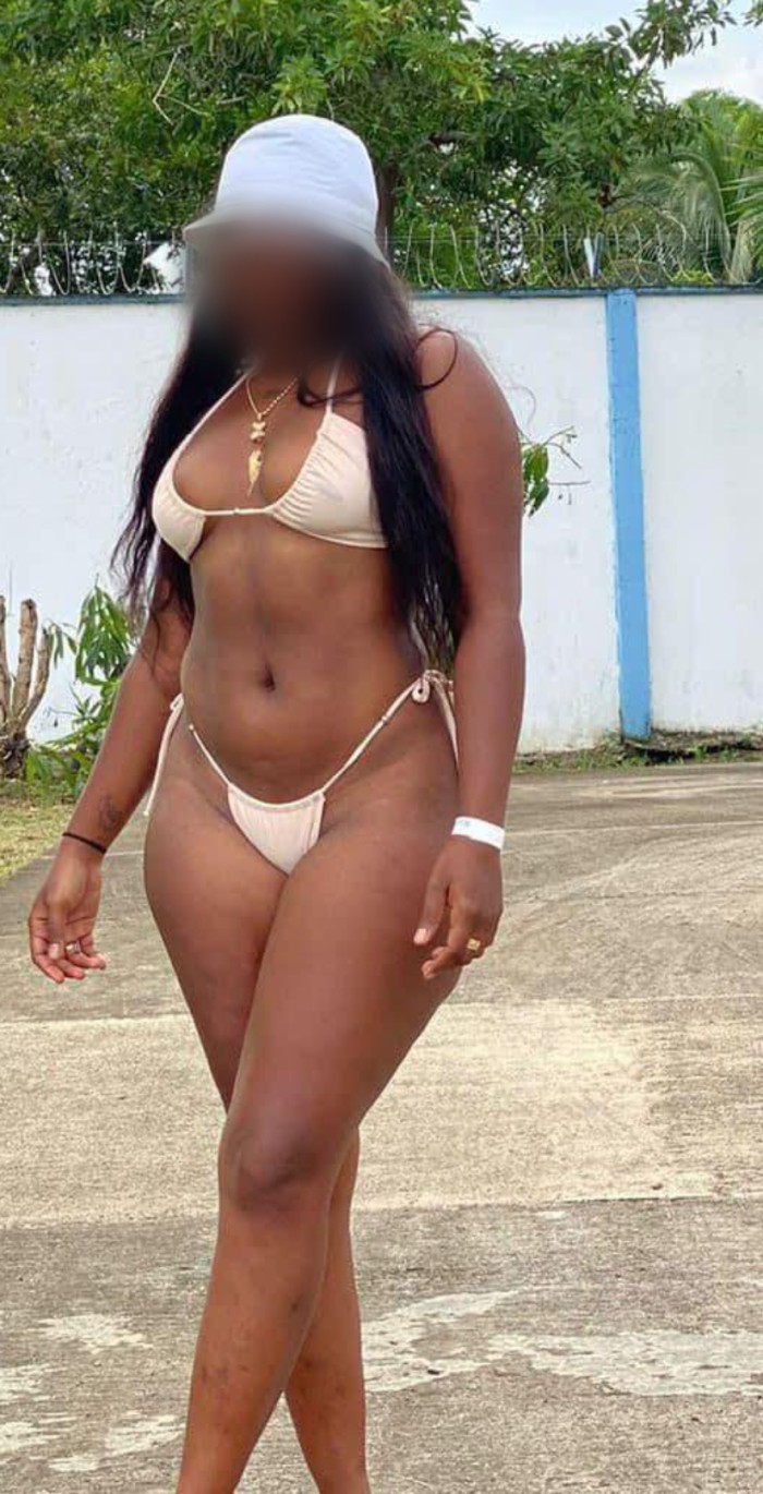 MORENA DIVINA FOGOSA Y COMPLACIENTE