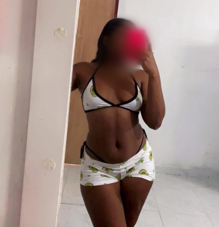 MORENA DIVINA FOGOSA Y COMPLACIENTE