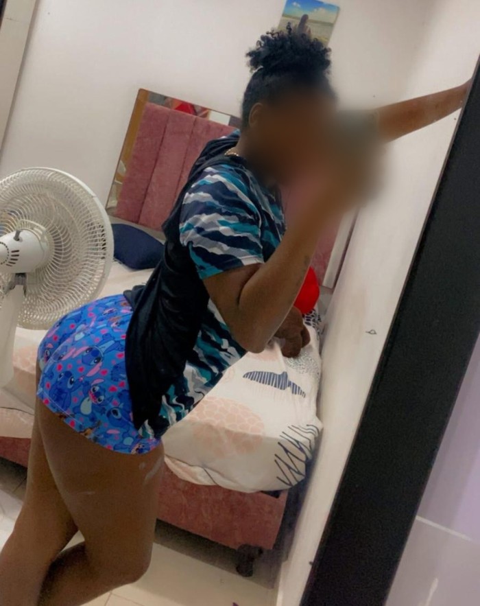MORENA DIVINA FOGOSA Y COMPLACIENTE