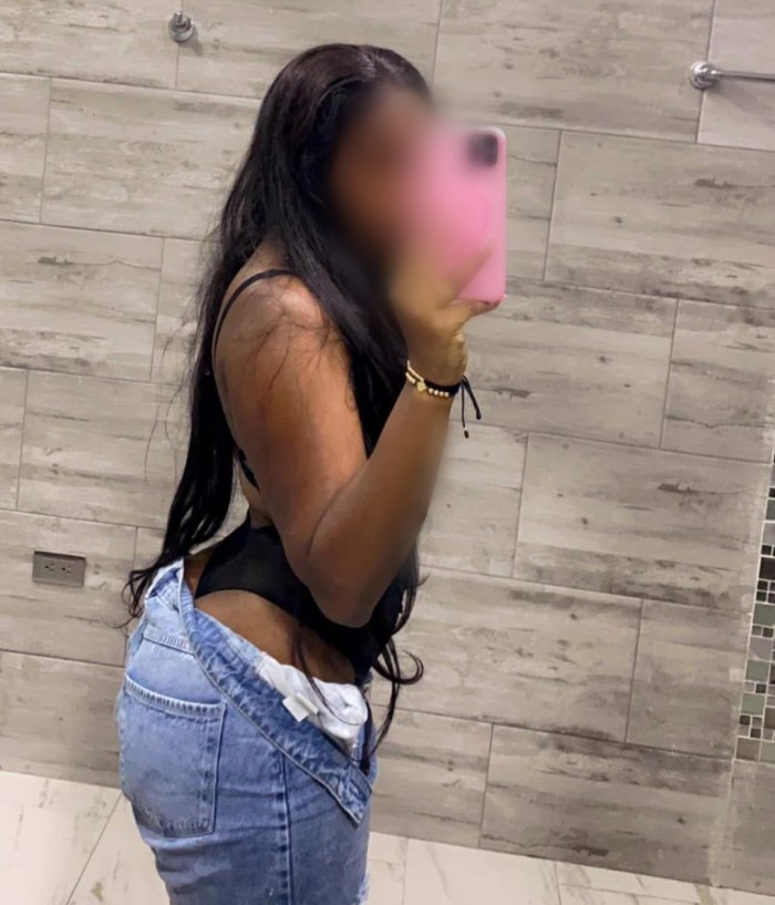 MORENA DIVINA FOGOSA Y COMPLACIENTE