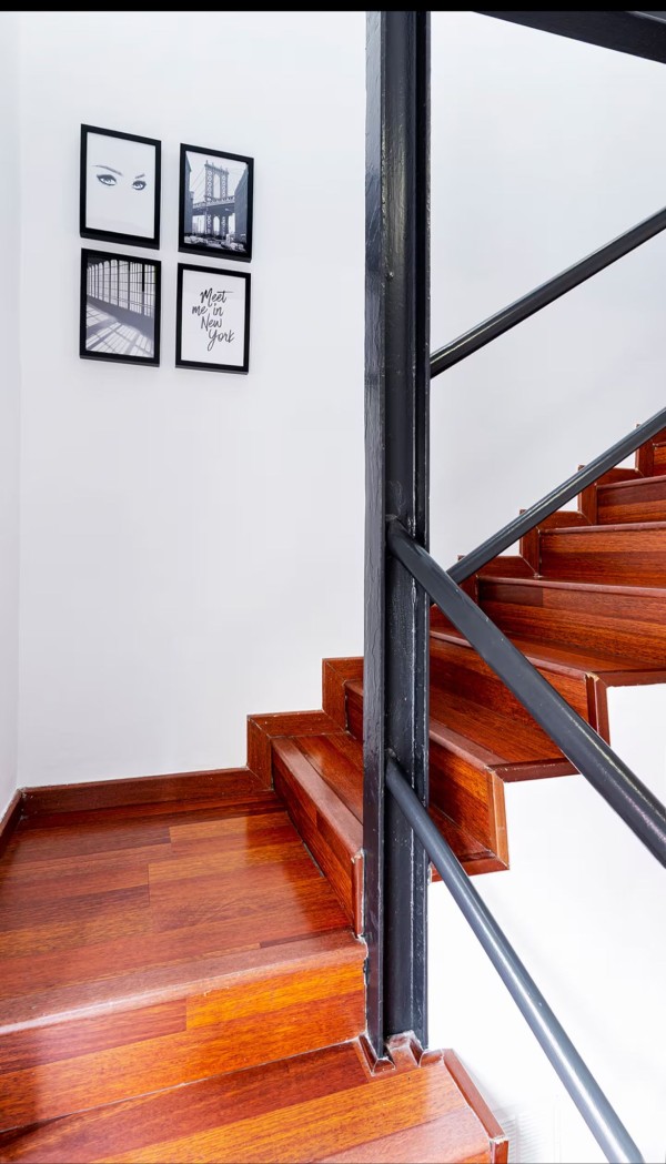 PLAZA DISPONIBLE EN CHALET DUPLEX EN BARCELONA