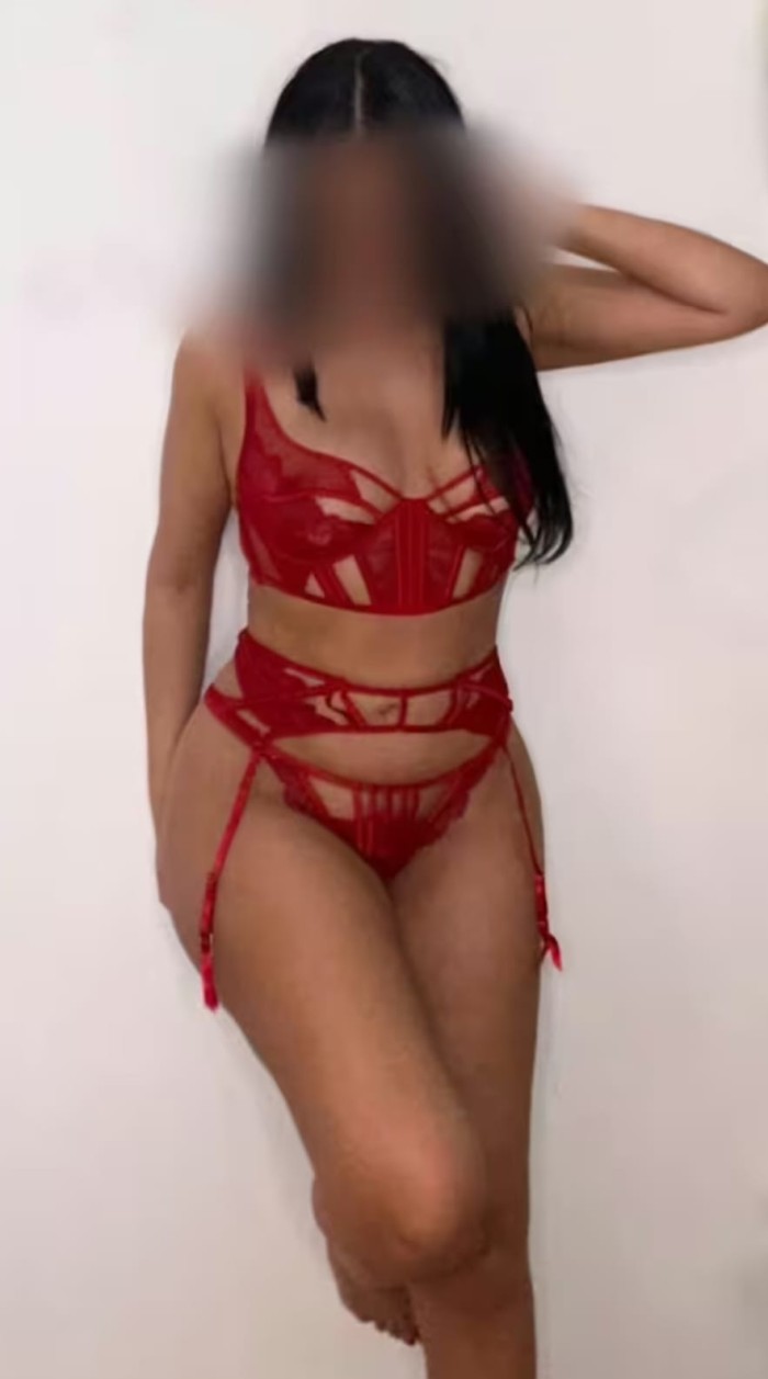 EN IBIZA ESCORT CACHONDA ARDIENTE FIESTERA