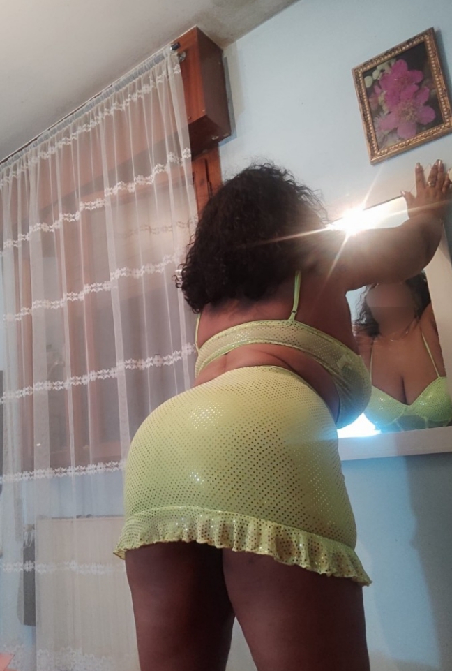 Masajista tetona… córrete en mis tetas