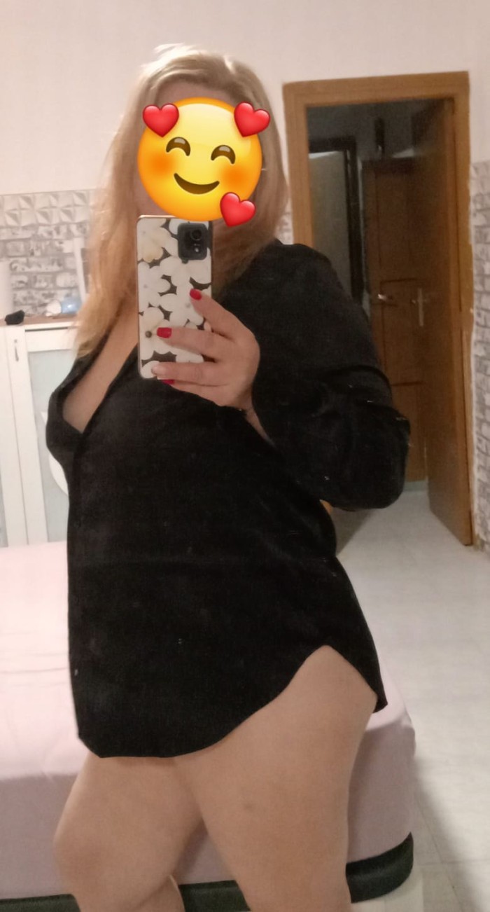 MADURITA SABROSONA MUY CARIÑOSA Y CACHONDA .