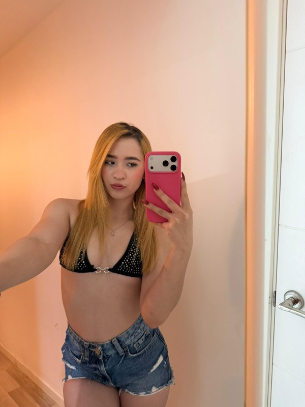 Niñata muy traviesa y fiestera