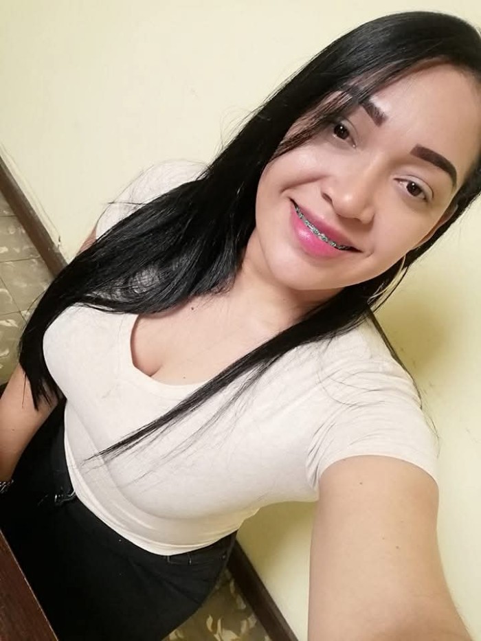 Apasionada, pecho natural, francés sin, besos