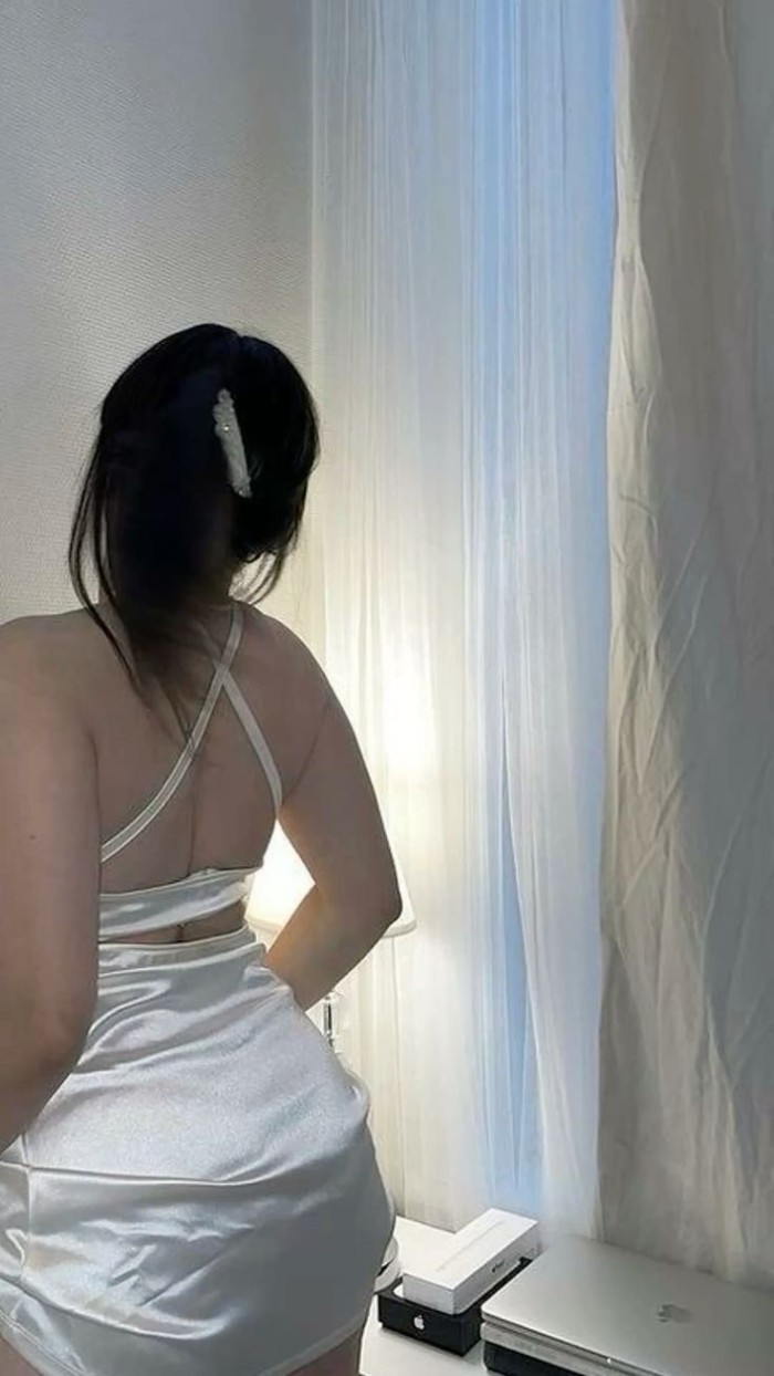 JOVENCITA LATINA ARDIENTE DESPLAZAMIENTO 24H