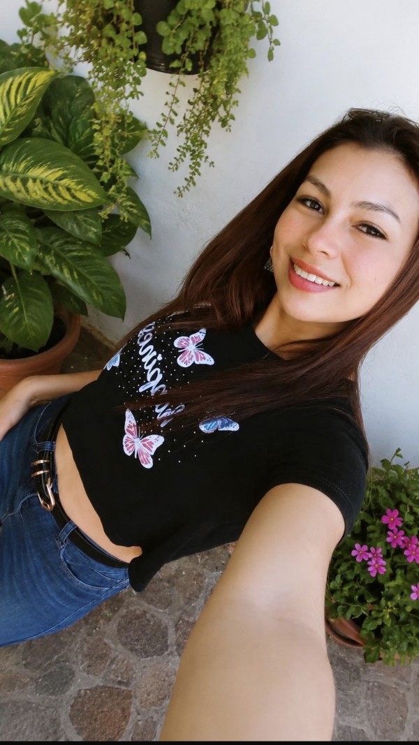Paraguaya jovencita muy caliente