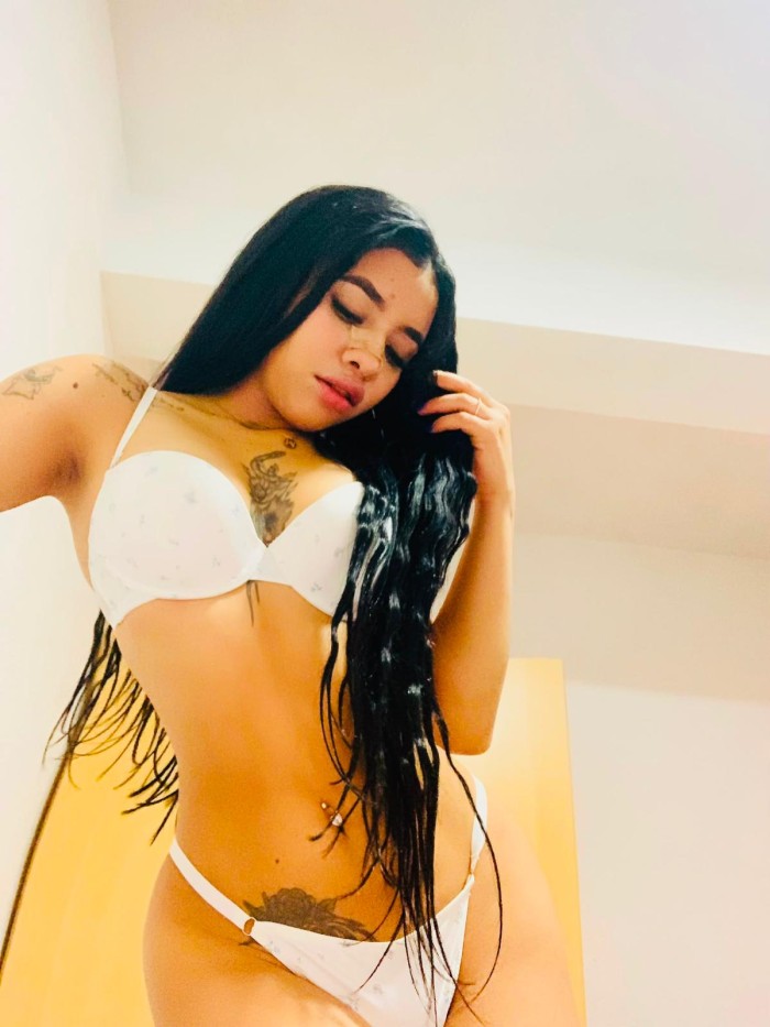 DIVINA ESCORT JOVEN FIESTERA