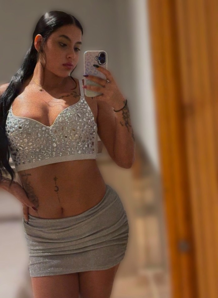 ATREVIDA JOVENCITA  NUEVA EN SITGES
