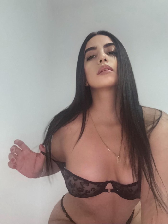 EN PLAYA DE LAS AMERICAS DIOSA DEL SEXO MUY SENSUAL DE LUJO VIP
