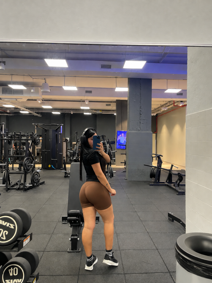 HERMOSA LATINA POR POCOS DÍAS EN CORUÑA
