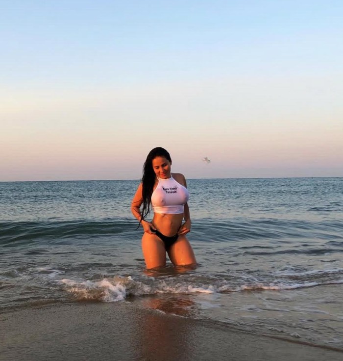 FRANCES DE VICIO RICO ENSALIVADO ESCORT DE LUJO