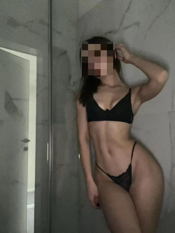 JOVENCITA CACHONDA Y VICIOSA EN SABADELL SUR 24H