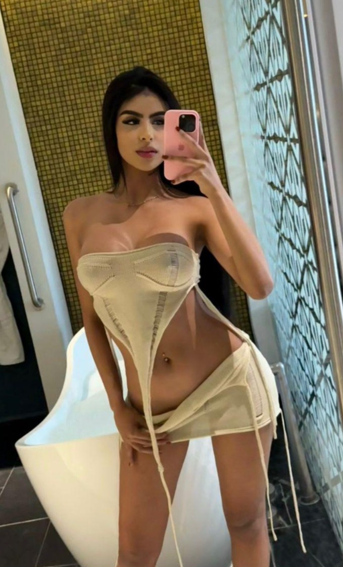 EN USERA HERMOSA COMPLACIENTE UNA LOCURA