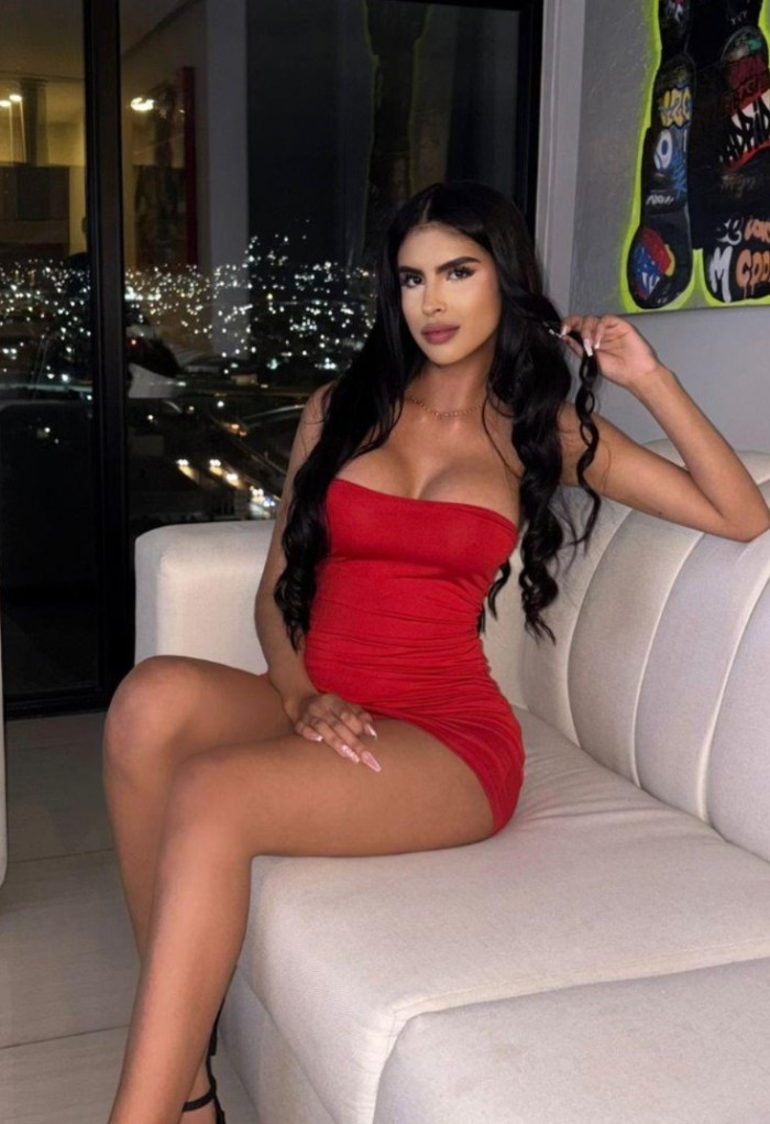 EN USERA HERMOSA COMPLACIENTE UNA LOCURA