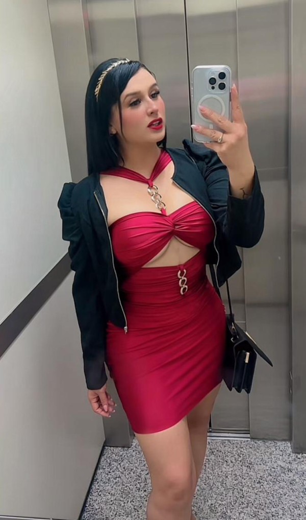 VICTORIA – PURA TENTACIÓN Y PLACER SIN LÍMITES en IBIZA