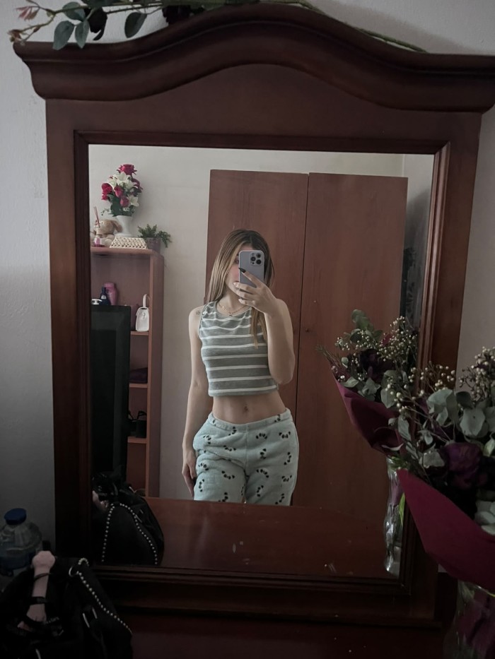 JOVENCITA, ATREVIDA Y LISTA PARA JUGAR CONTIGO