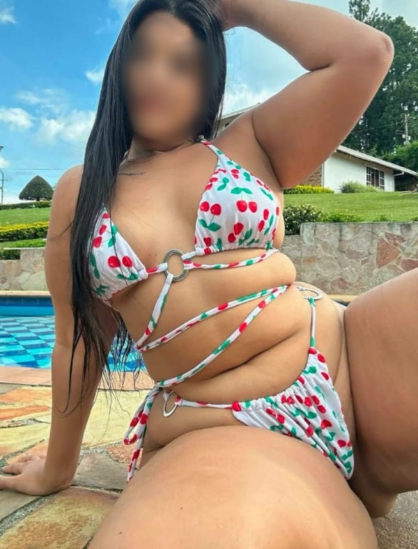 GUAPA FIESTERA Y MUY CALIENTE