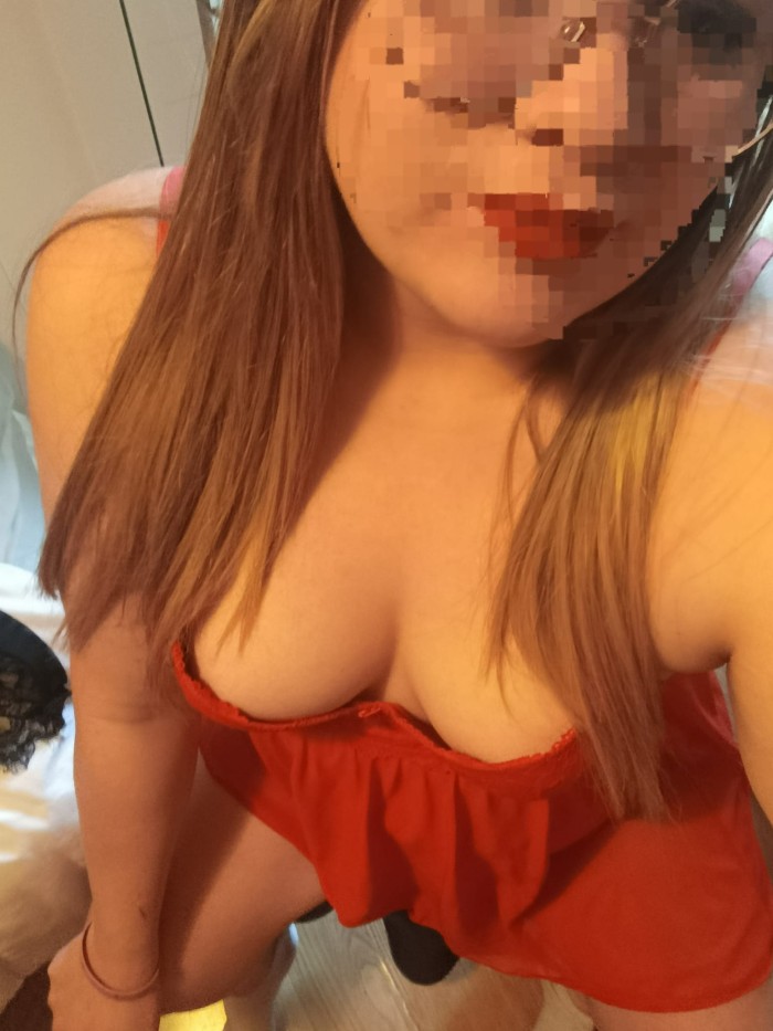 Soy una joven latina muy atractiva