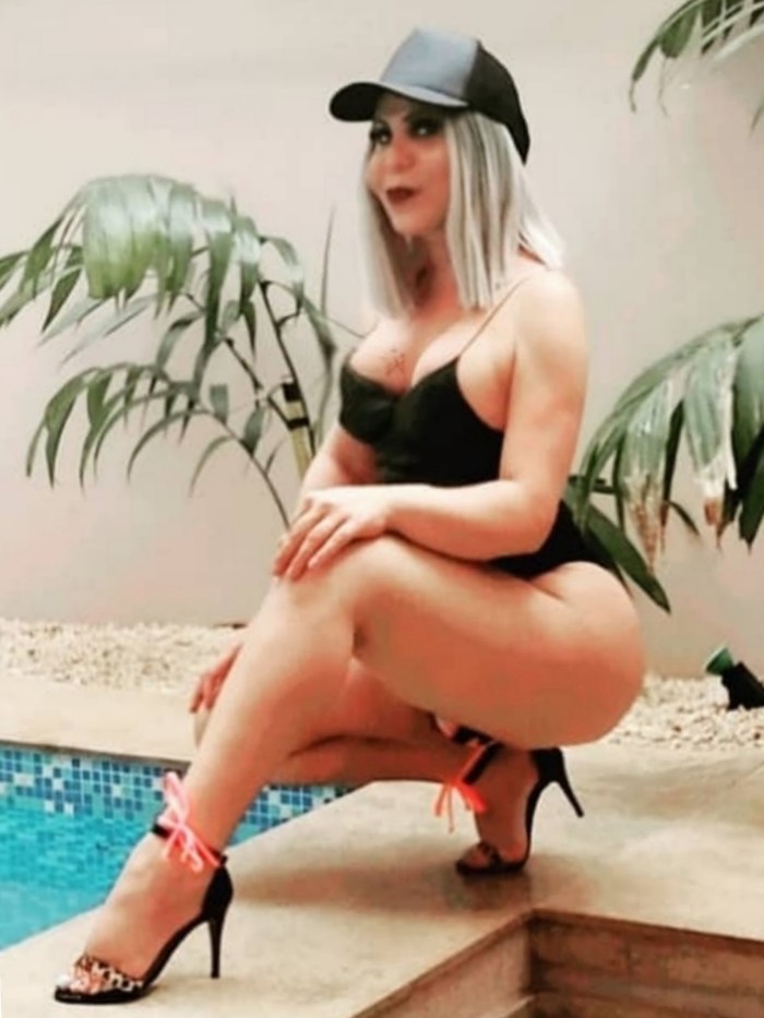 TRANS Pamela rubia platino espectacular Sexy
