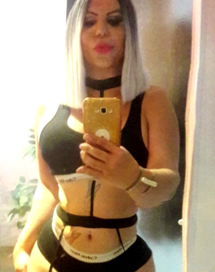 TRANS Pamela rubia platino espectacular Sexy