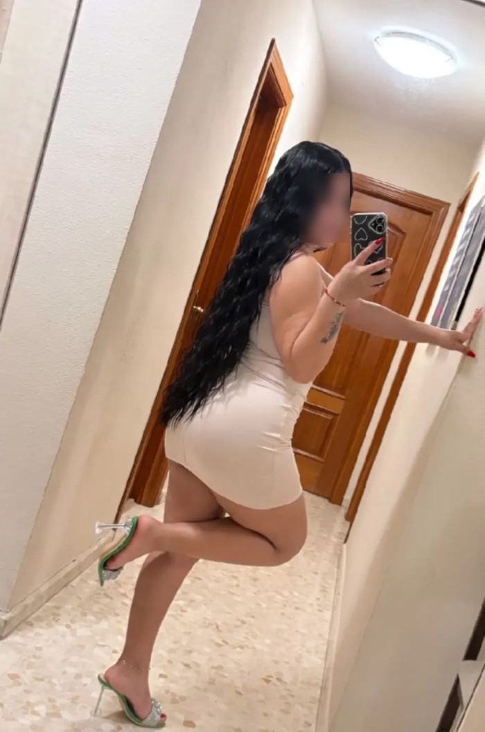 QUIERO QUE ME FOLLES EN CUATRO Y ME TIRES LA LECHE