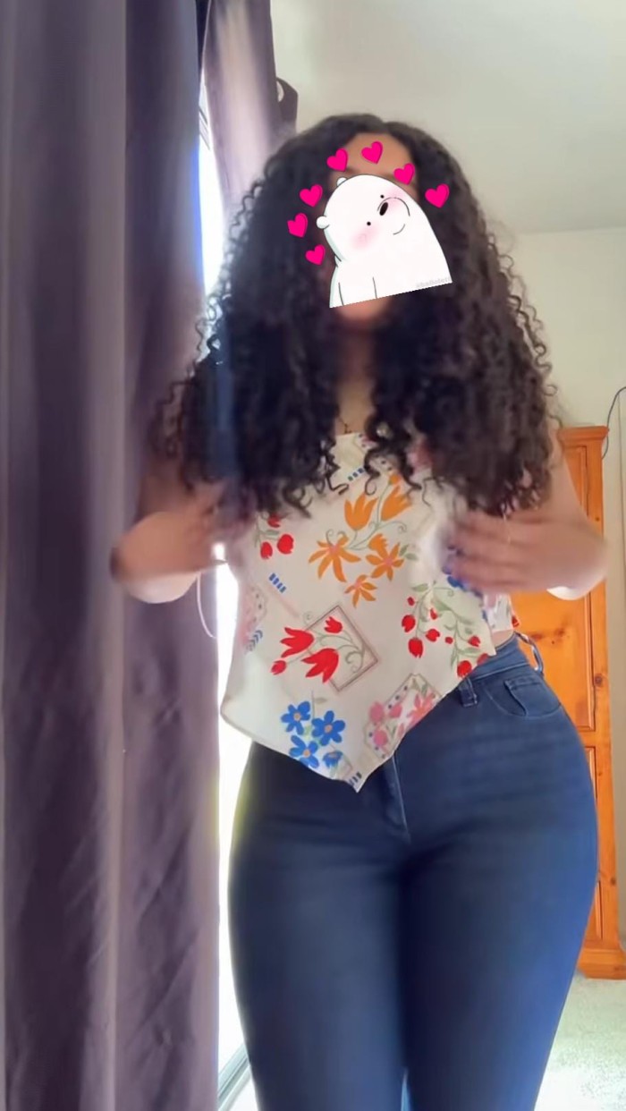 LUJURIOSA CACHONDA IMPLICADA DESEOSA DE PLACER