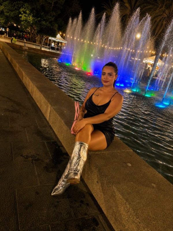 SENSUAL Y DIVERTIDA (VIA JULIA)