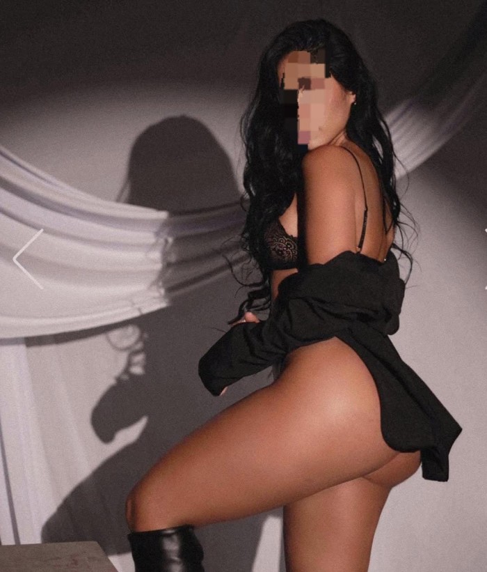 HERMOSA, ATRACTIVA Y SEXY CHICA FIESTERA
