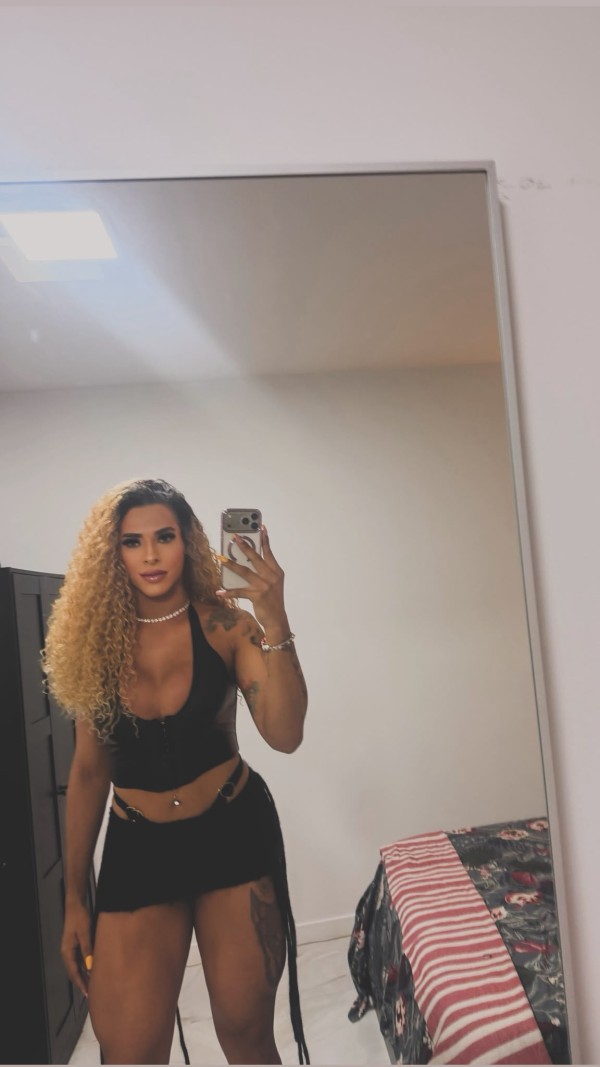 Trans brasileña dominadora en ( ALICANTE )– Fantasías y poder femenino
