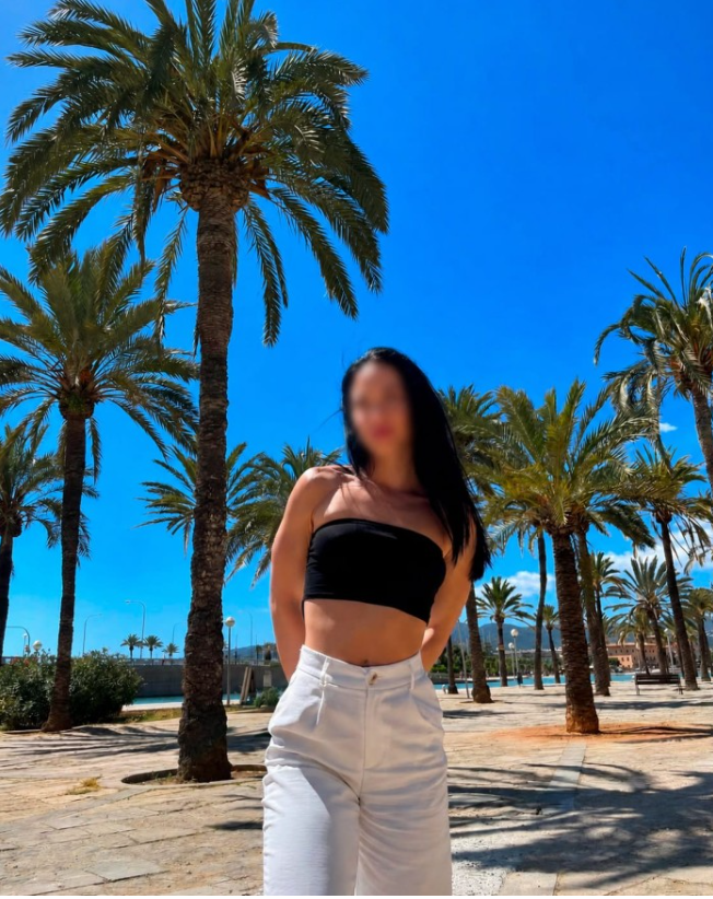 ENCANTADORA EXOTICA SENSUAL APASIONADA Y COMPLACIENTE