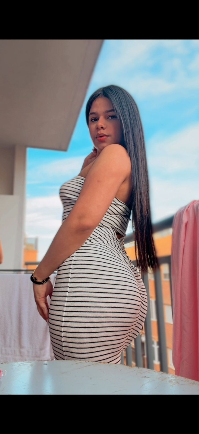 TENGO UNA LENGUA TRAVIESA VEN Y JUGAMOS BIEN RICO