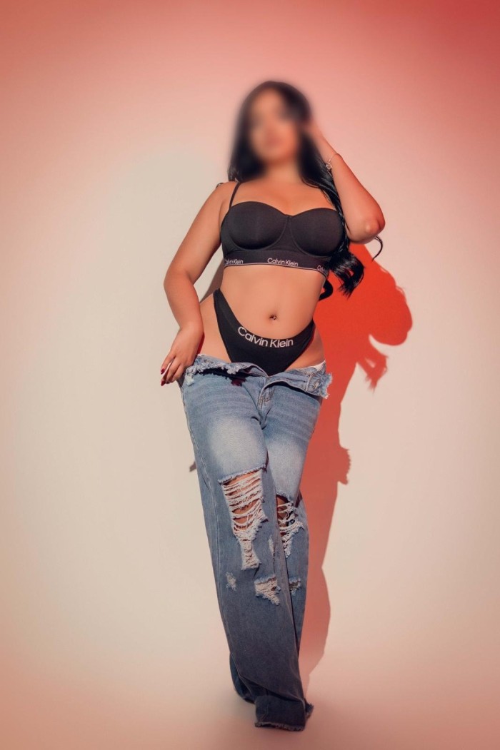 Jovencita multiorgasmica full griego en Granada