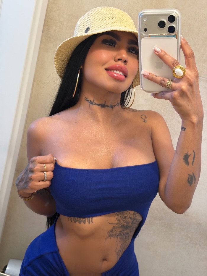 MARTINA ATREVIDA COLOMBIANA EN MARBELLA