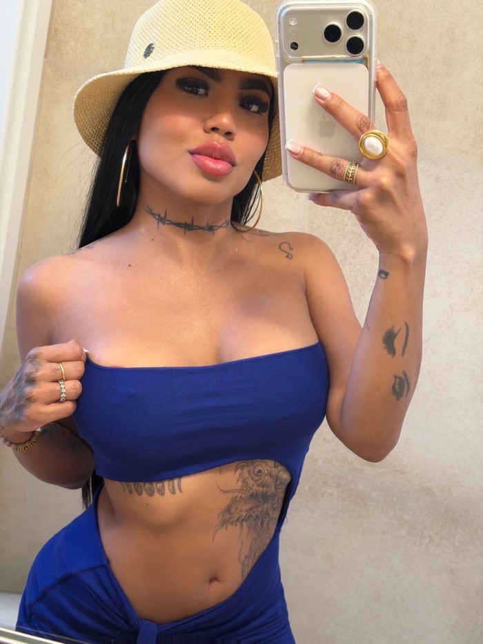 MARTINA ATREVIDA COLOMBIANA EN MARBELLA