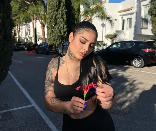 Latina senxual Recién llegada erotica