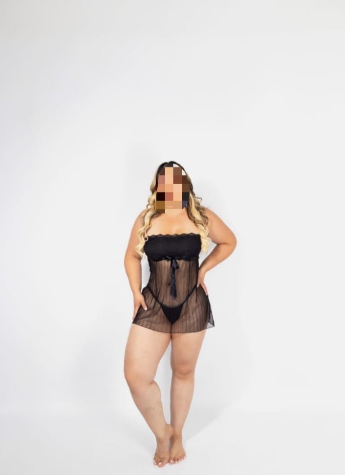Latina Rubia y Coqueta