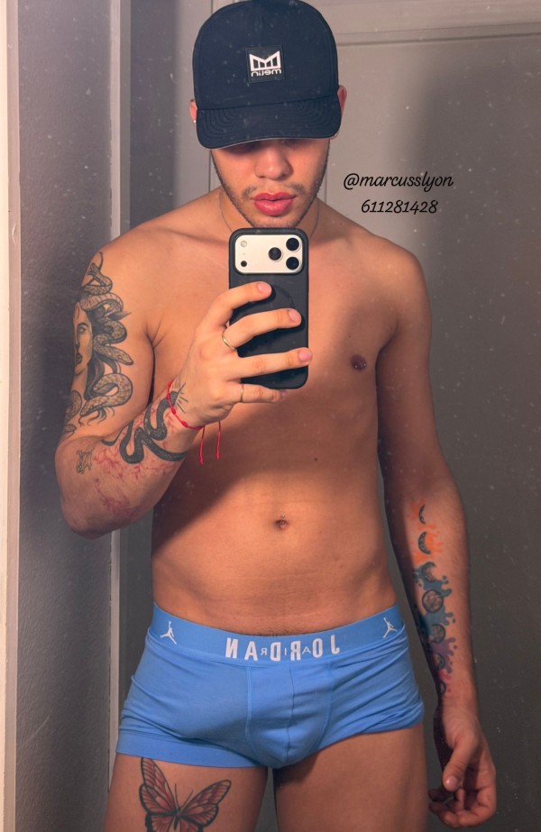 Chico joven fiestero disponible en granada