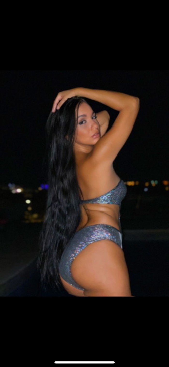 Chanel exquisita Latina muy guarra