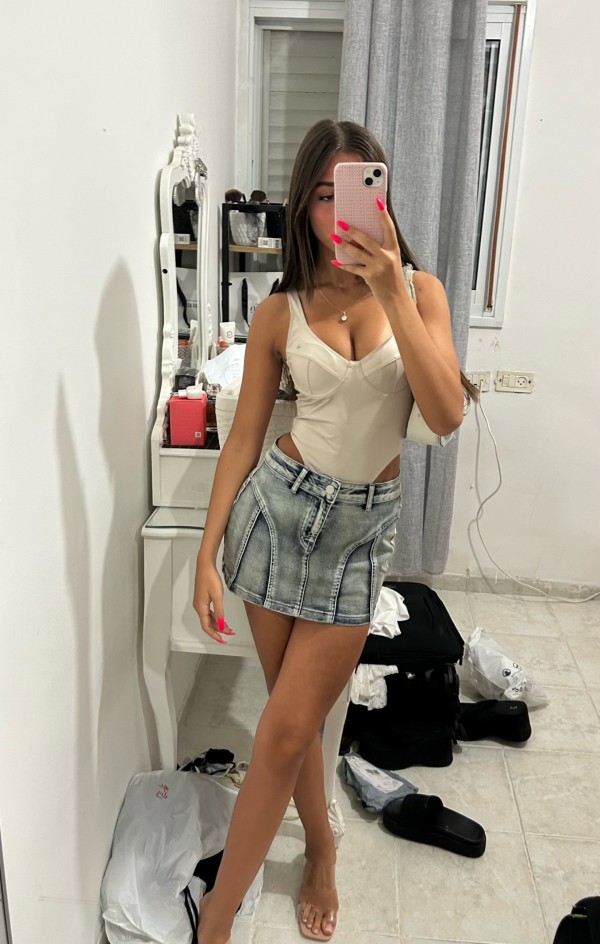 Jovencita con Cuerpo de modelo salidas 24HORAS