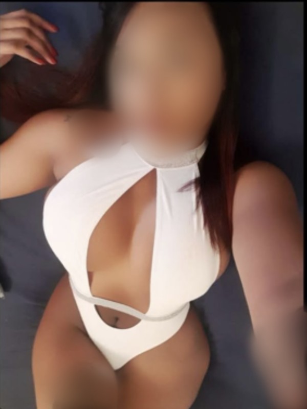 CAMILA CACHONDA TRÍO FIESTA JUGUETES PISO PRIVAD