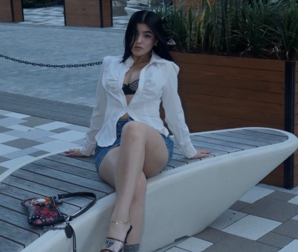 NUEVA TENTACIÓN NICOL coñito estrecho sexo a full Cáceres