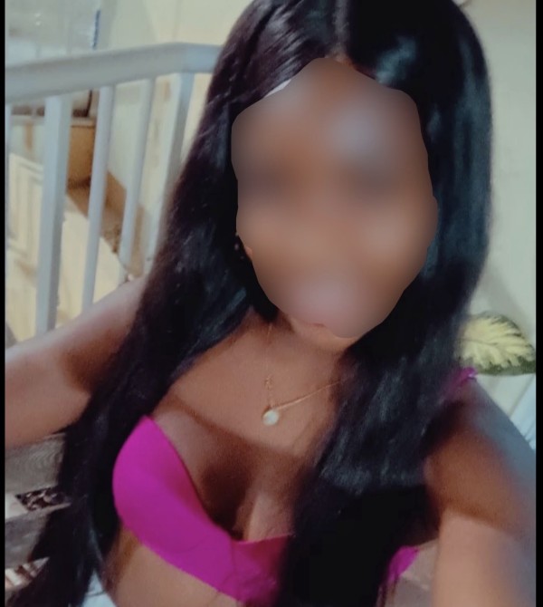 Morenaza colombiana jovencita en Alzira