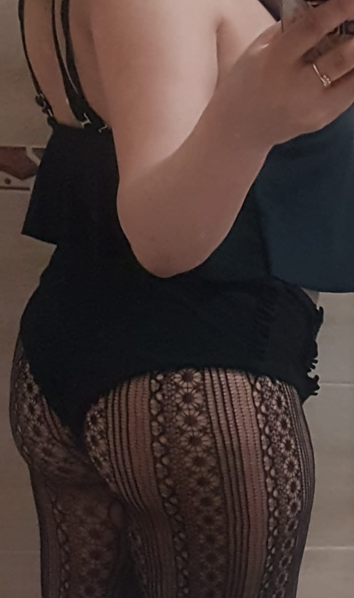 LIA CALIENTE IMPLICADA SENSUAL EN PONFERRADA